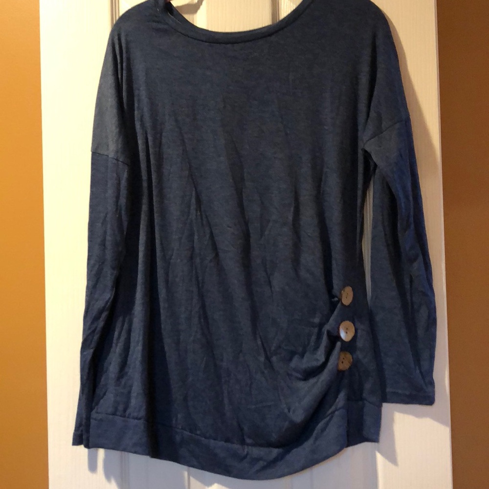 Cute top! Never worn!